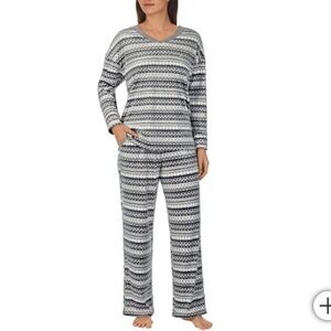 Nautica Silky Fleece 2 Piece PJ’S, Winter, Medium, Gray